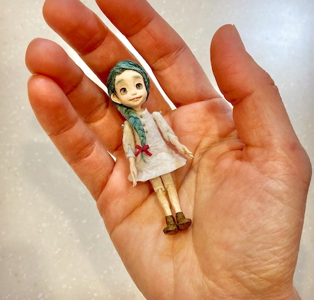 手のひらサイズの和紙人形
