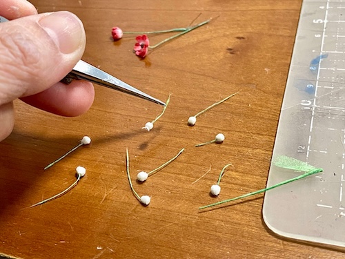 スズランの花作り