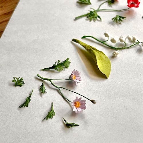 ミニチュアの和紙の花