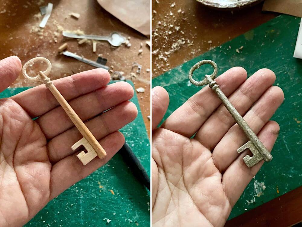 自作した鍵の塗装前と塗装後の比較